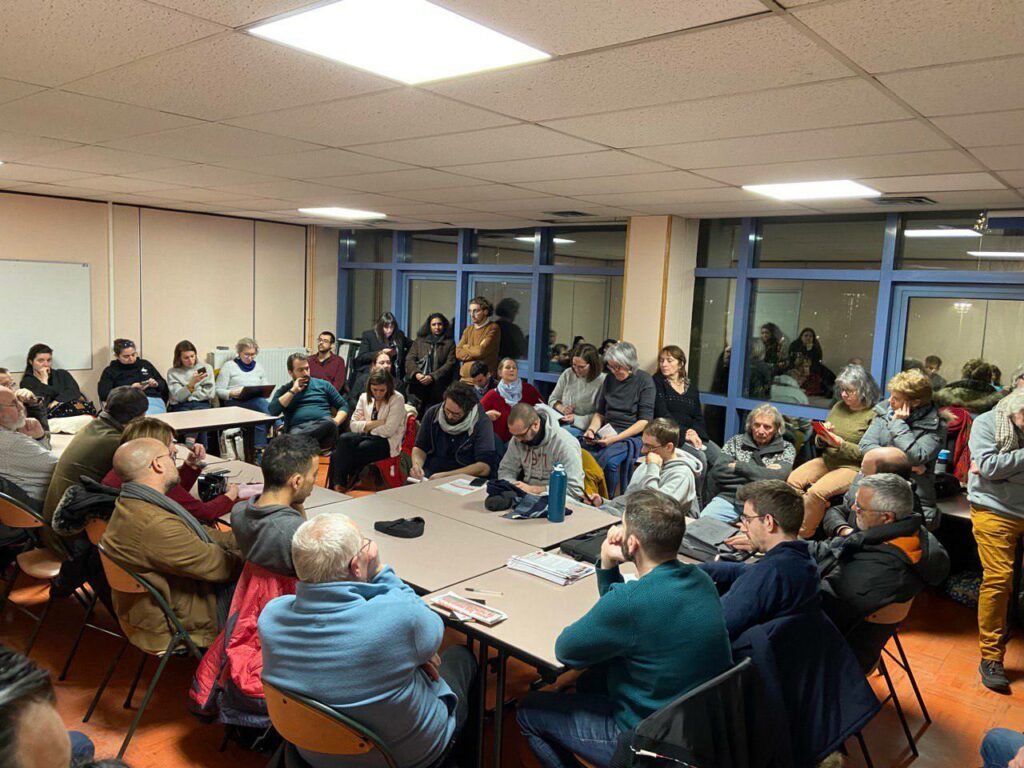 Assemblée à l'Espace Mandela d'Argenteuil