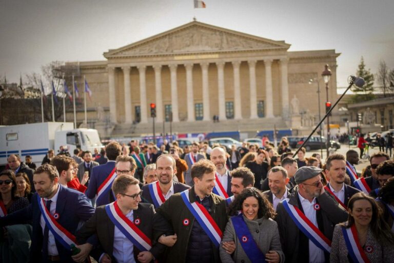 🚨 Réforme des retraites : de la rue à l’Assemblée nationale, on bloque tout !