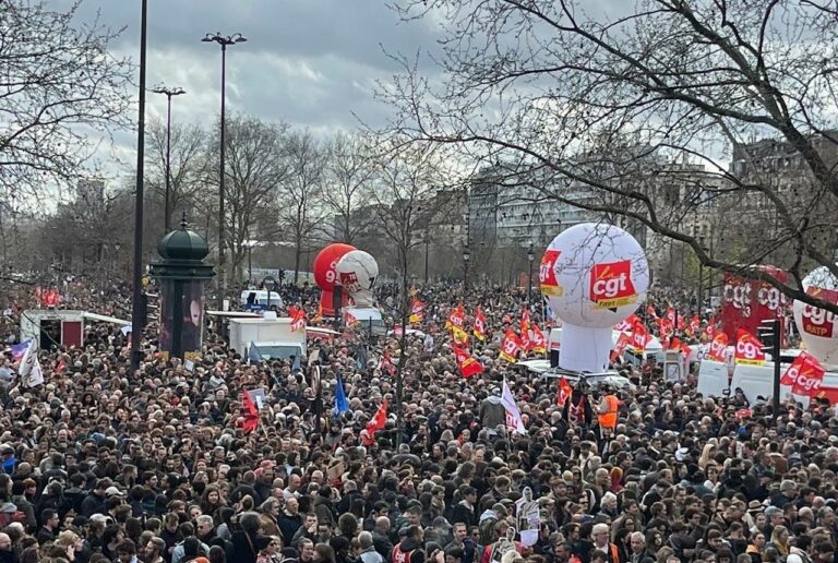 🚨 Réforme des retraites : place à la censure populaire !