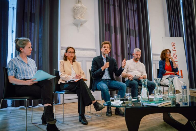 Conférence de presse de la rentrée scolaire avec Lucie Castets et Paul Vannier